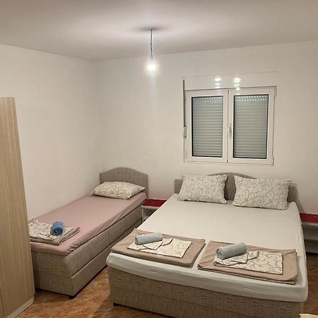 Apartmani Neda Bane Petrovac 外观 照片