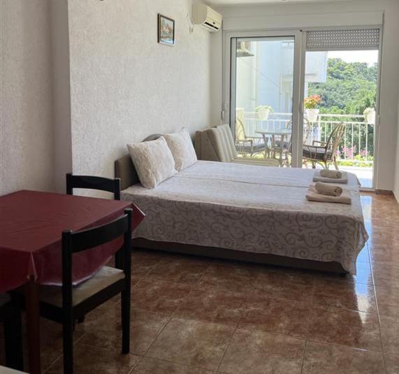Apartmani Neda Bane Petrovac 外观 照片