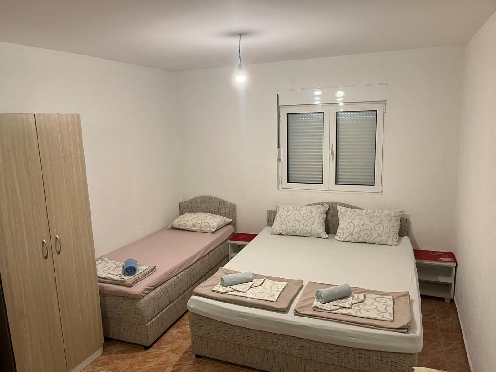 Apartmani Neda Bane Petrovac 外观 照片