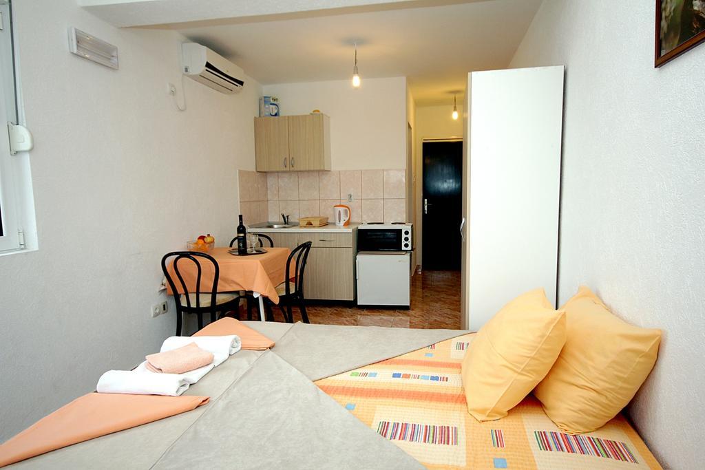 Apartmani Neda Bane Petrovac 客房 照片