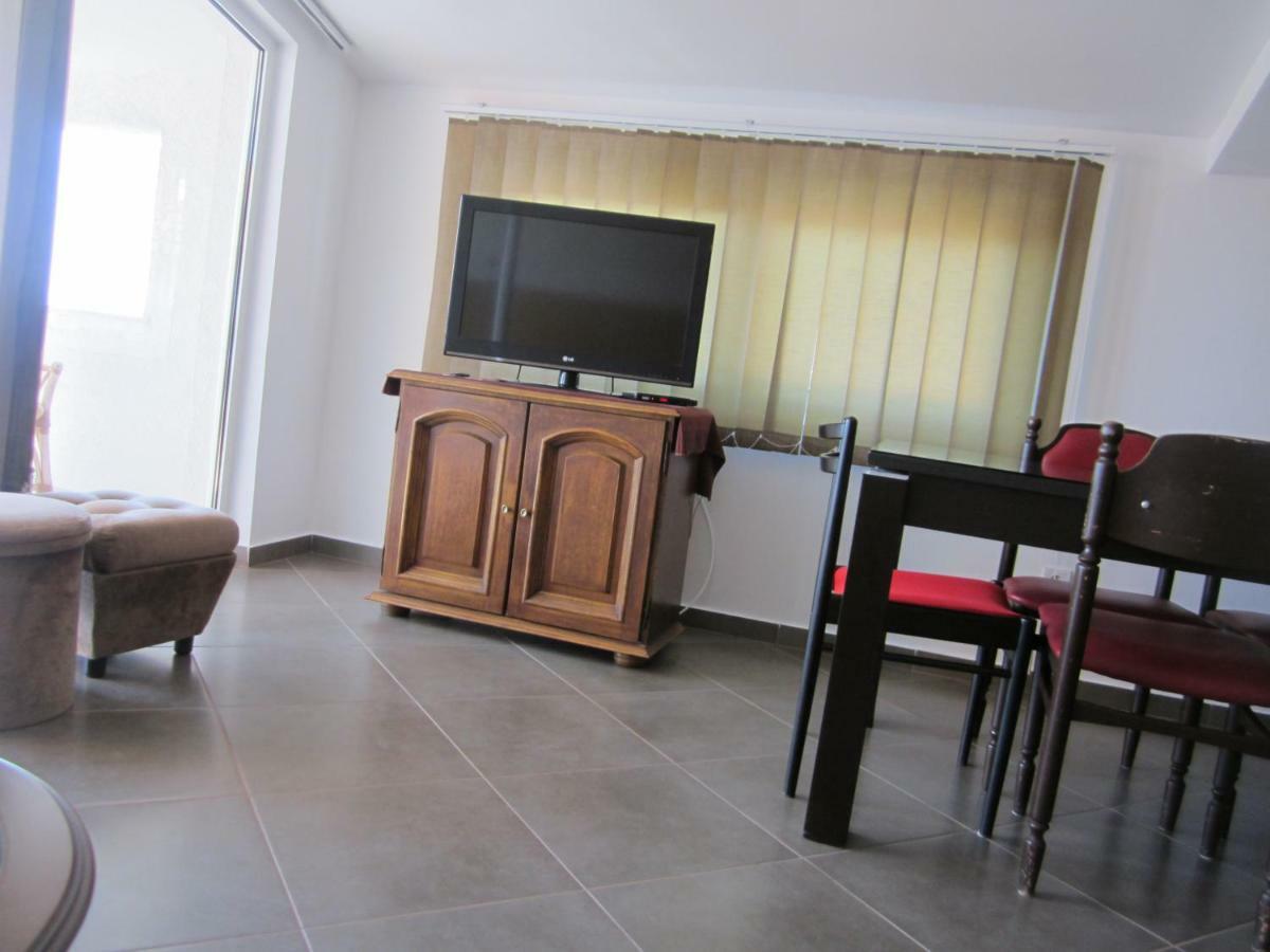 Apartmani Neda Bane Petrovac 外观 照片