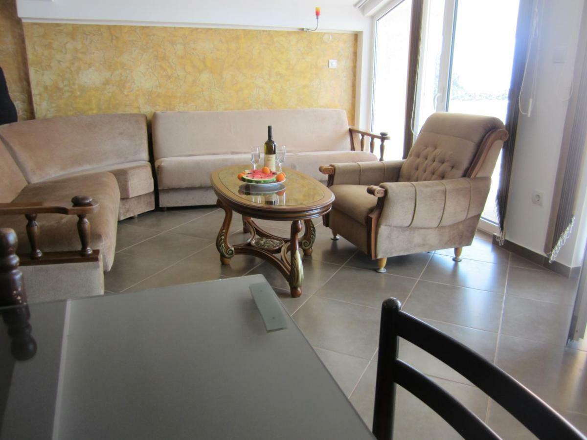 Apartmani Neda Bane Petrovac 外观 照片