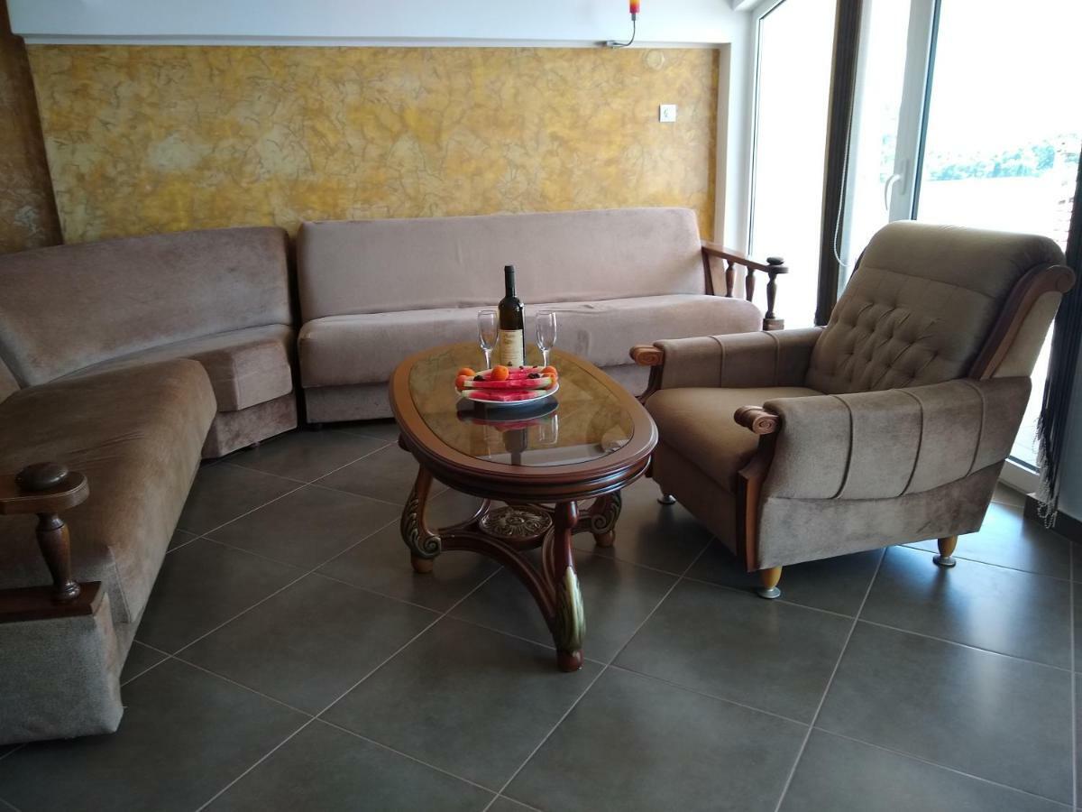 Apartmani Neda Bane Petrovac 外观 照片