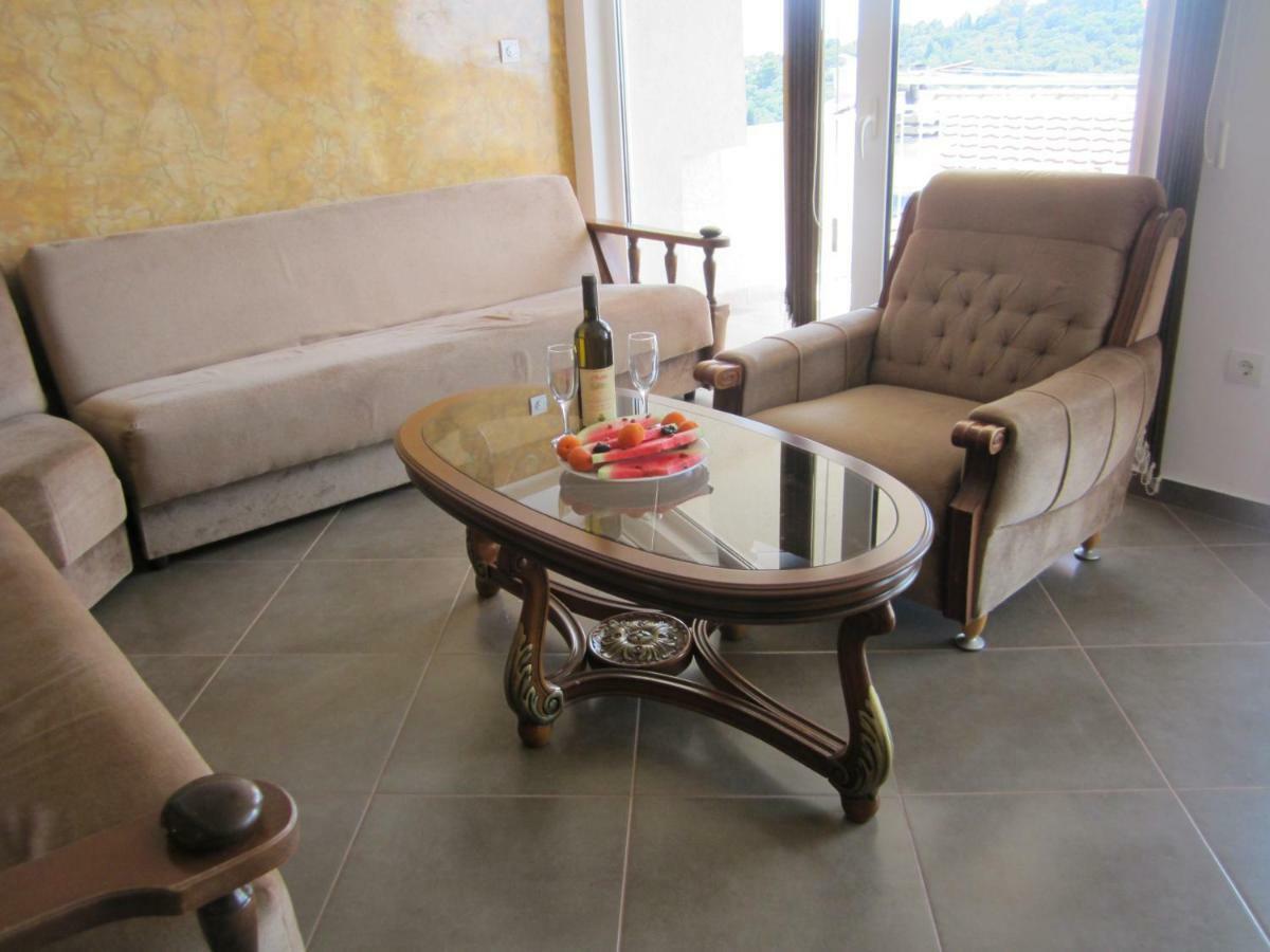 Apartmani Neda Bane Petrovac 外观 照片