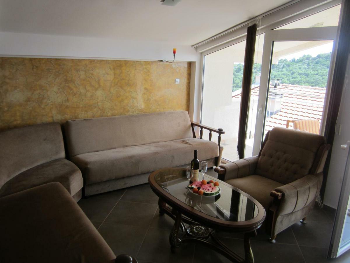 Apartmani Neda Bane Petrovac 外观 照片
