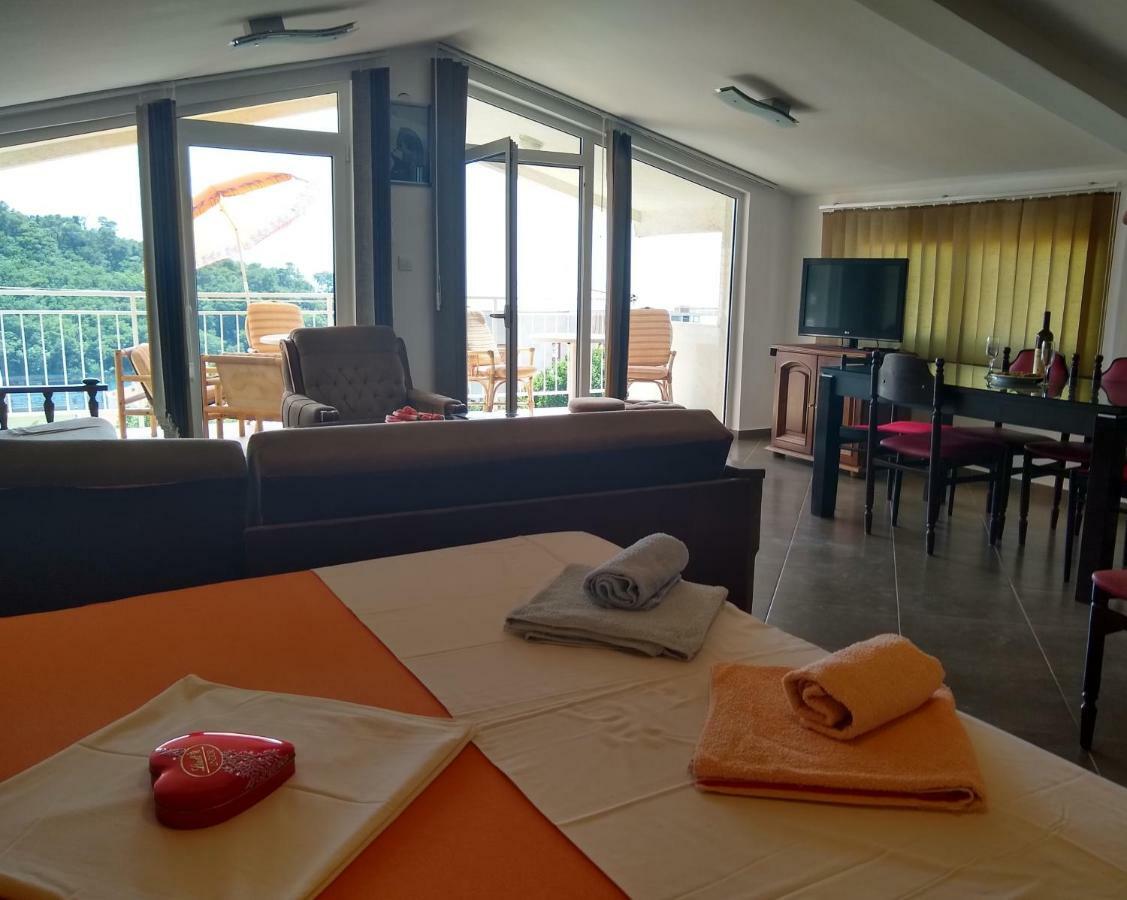 Apartmani Neda Bane Petrovac 外观 照片