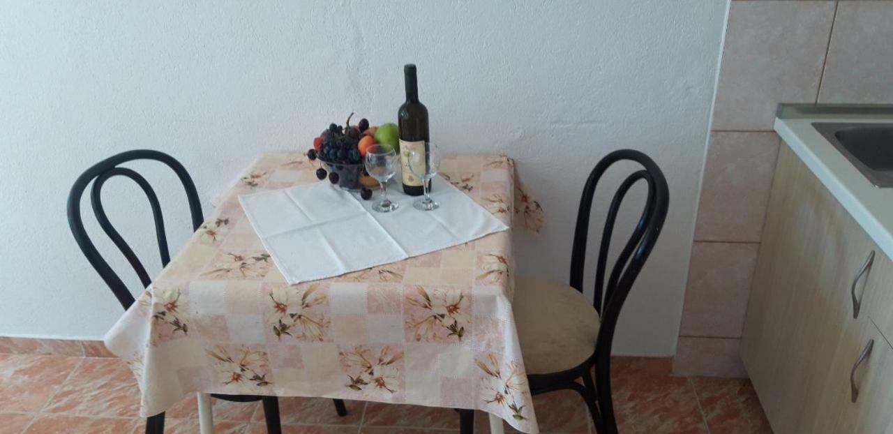 Apartmani Neda Bane Petrovac 外观 照片