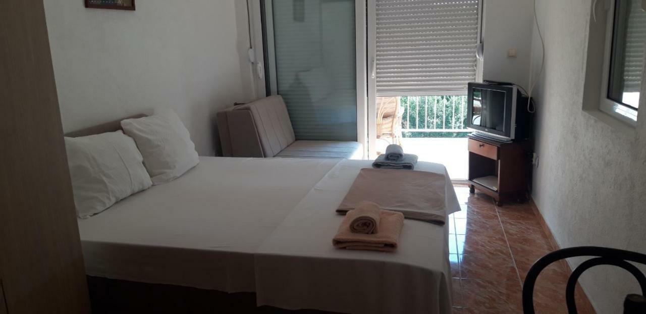 Apartmani Neda Bane Petrovac 外观 照片